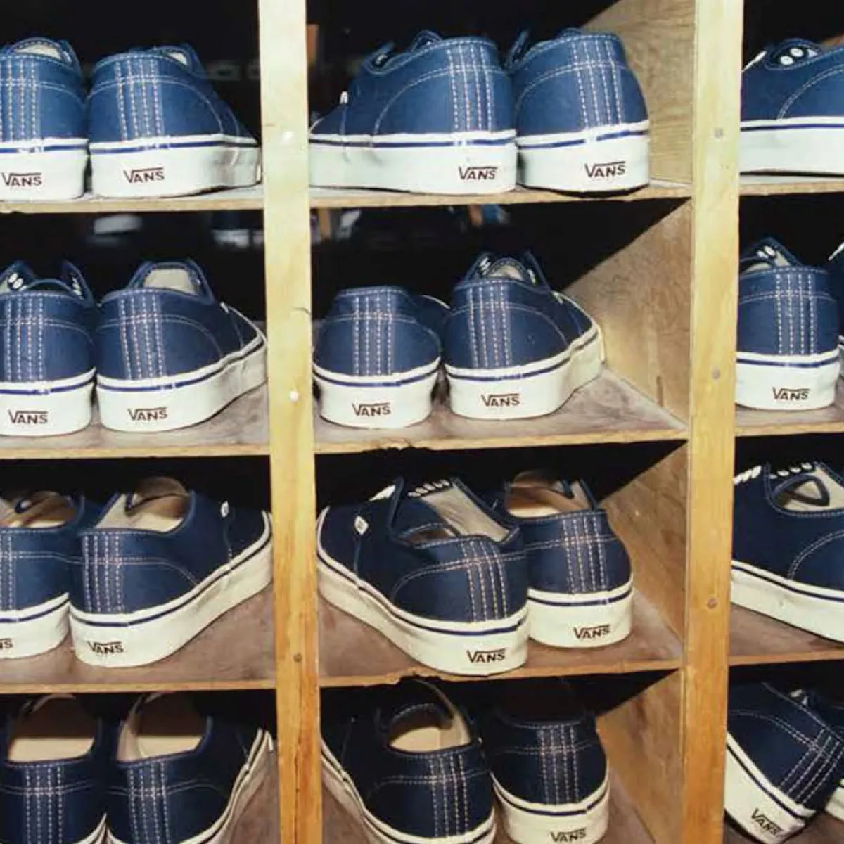 Вечния и автентичен дизайн на Vans
